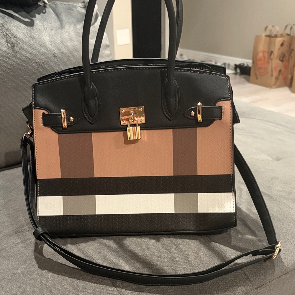 Elegant Black and Brown Handbag